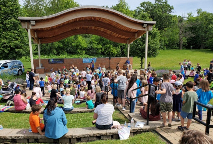 Group of people at Grayslake Park District community event